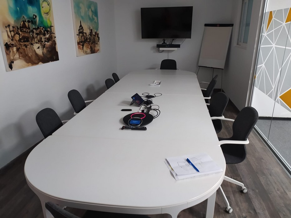 Offices for rent Malta: 610sqm Open plan Office over looking the Waterfront
