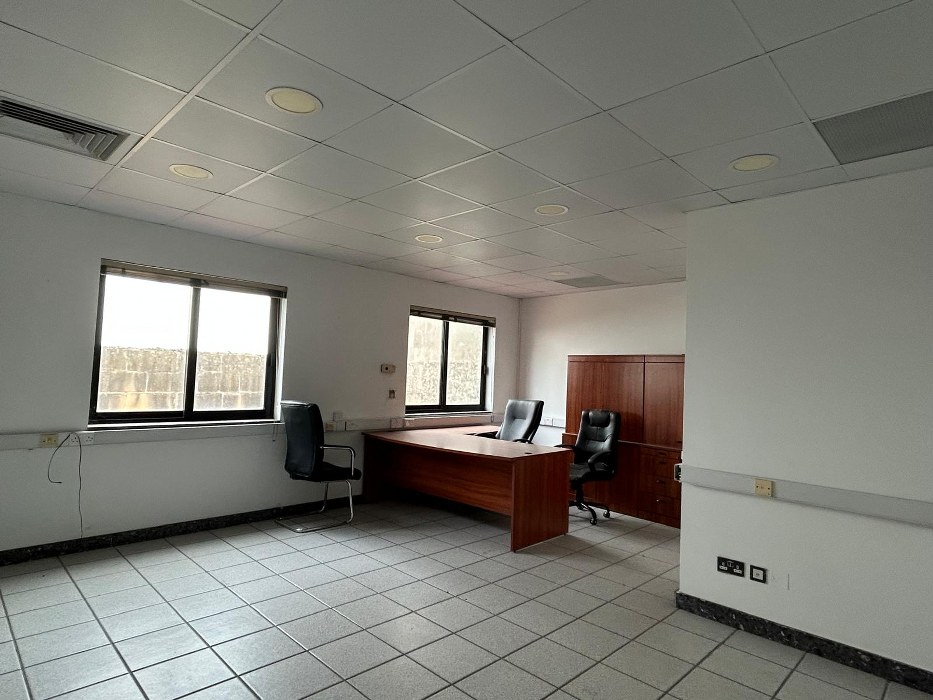 Full Commercial Building with a private Garage in Lija with a total area of 1120sqm