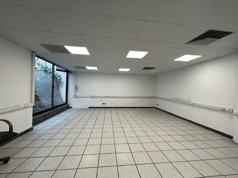 Full Commercial Building with a private Garage in Lija with a total area of 1120sqm