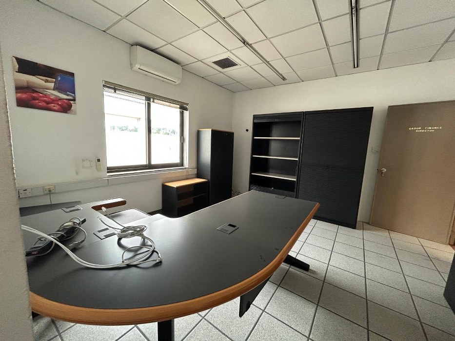 Full Commercial Building with a private Garage in Lija with a total area of 1120sqm
