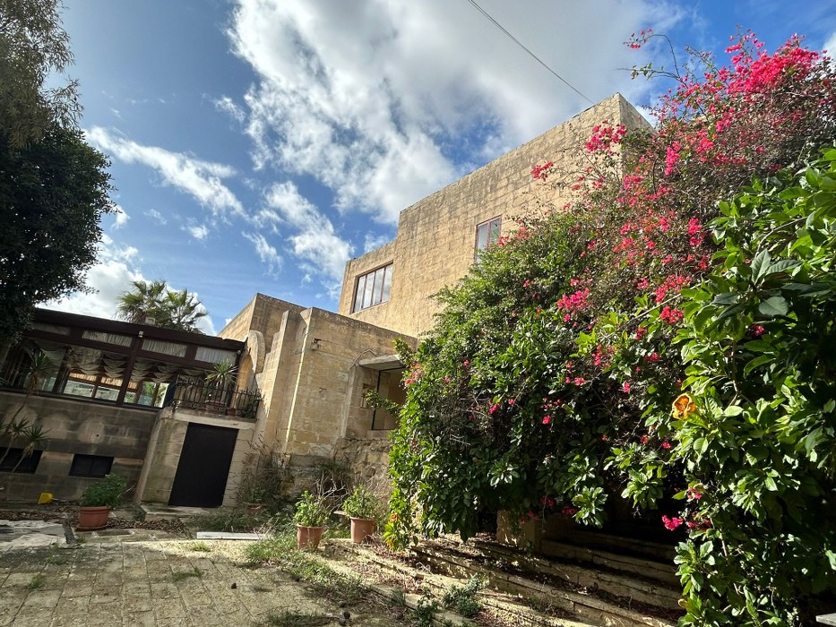 Unique Madliena Venue with Pool, Garden, and Sea Views for Rent