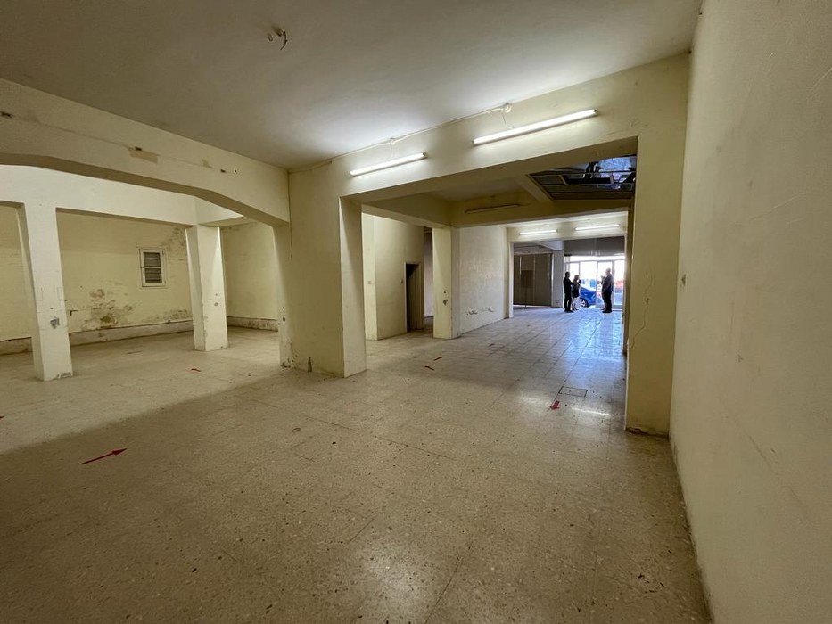 Balluta seafront shop / office for rent with an area of 225sqm